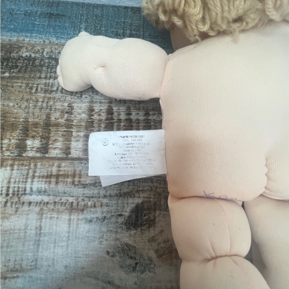 Charming Cabbage Patch Doll with Blonde Hair - Picture 6 of 7